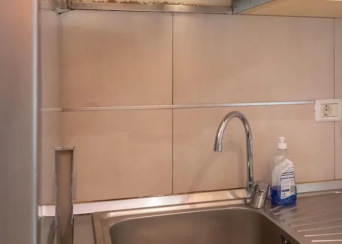 Garden Apartment's 3* 티라나