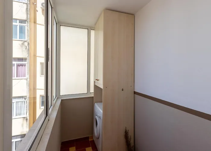 Garden Apartment's 3*