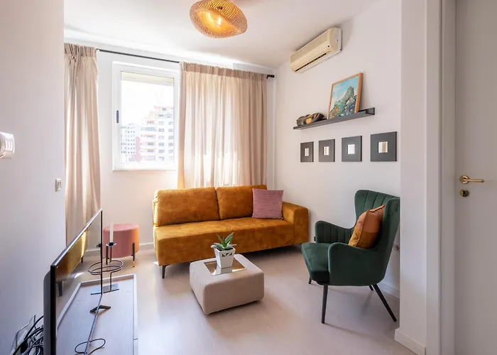 Garden Apartment's