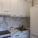 Garden Apartment's 3*