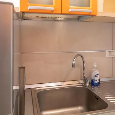 Garden Apartment's 3* 地拉那