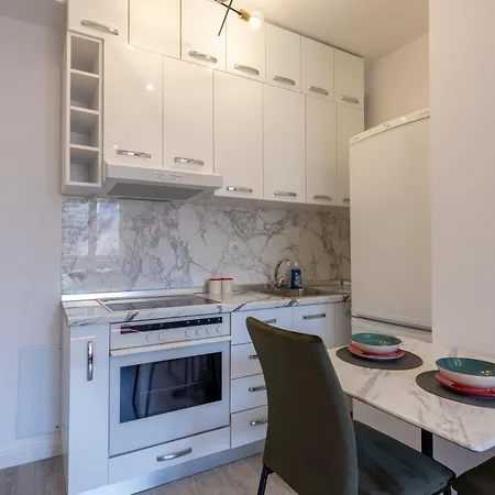 Garden Apartment's 公寓式酒店 地拉那