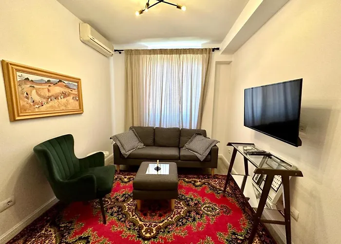 Garden Apartment's